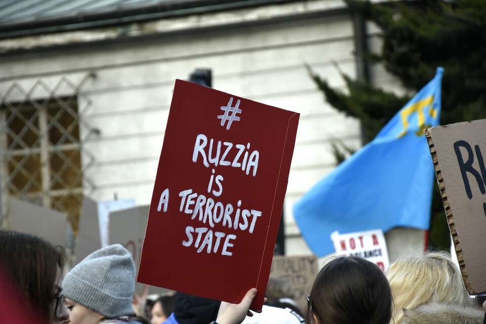 W ocenie 83 proc. Polaków największym zagrożeniem dla pokoju na świecie są, oprócz Rosji, Izrael i Stany Zjednoczone – pisze „Dziennik Gazeta Prawna”. / autor: Fratria