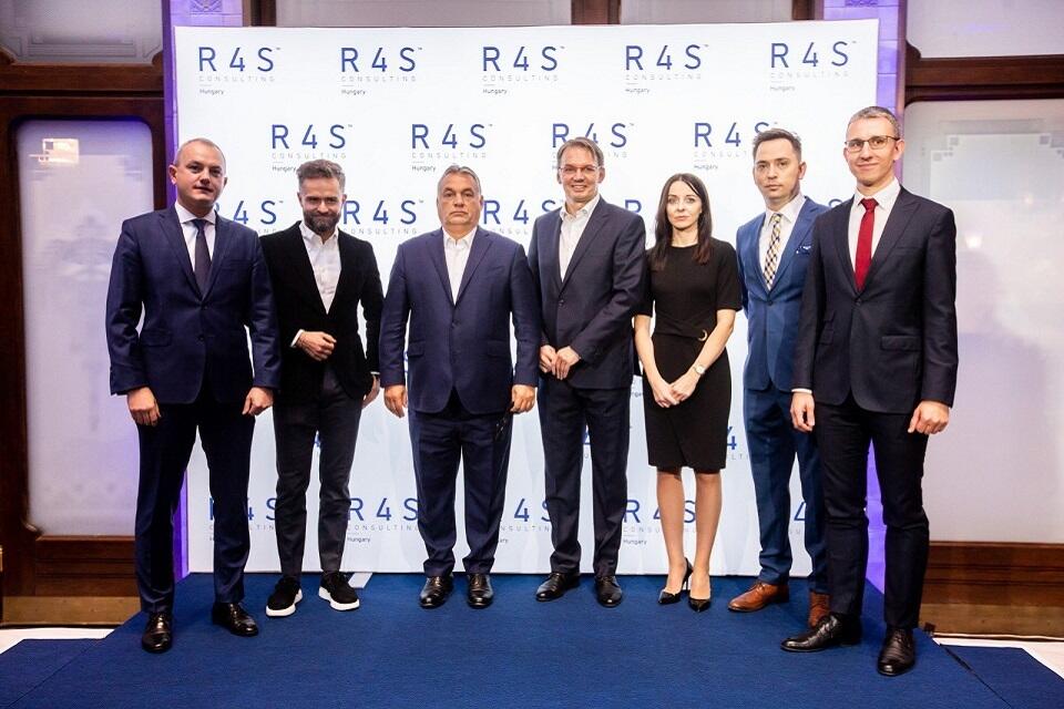 Inauguracja spółki R4S Consulting Hungary w Budapeszcie   / autor: Twitter/Robert Pietryszyn