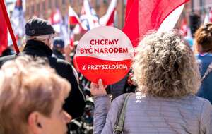 Naród nie jest sekwencją parlamentarnych kadencji, ale wspólnotą historii i pokoleń, które nas poprzedzały / autor: Fratria