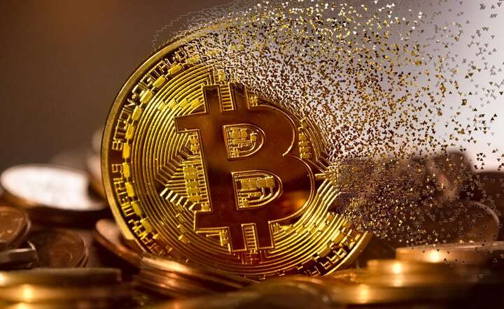 Bitcoin utracił ponad jedną trzecią wartości od szczytów z października / autor: Pixabay