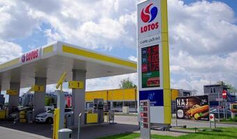 Orlen sprzedał stacje paliw Lotosu MOL-owi. Umowa zawarta