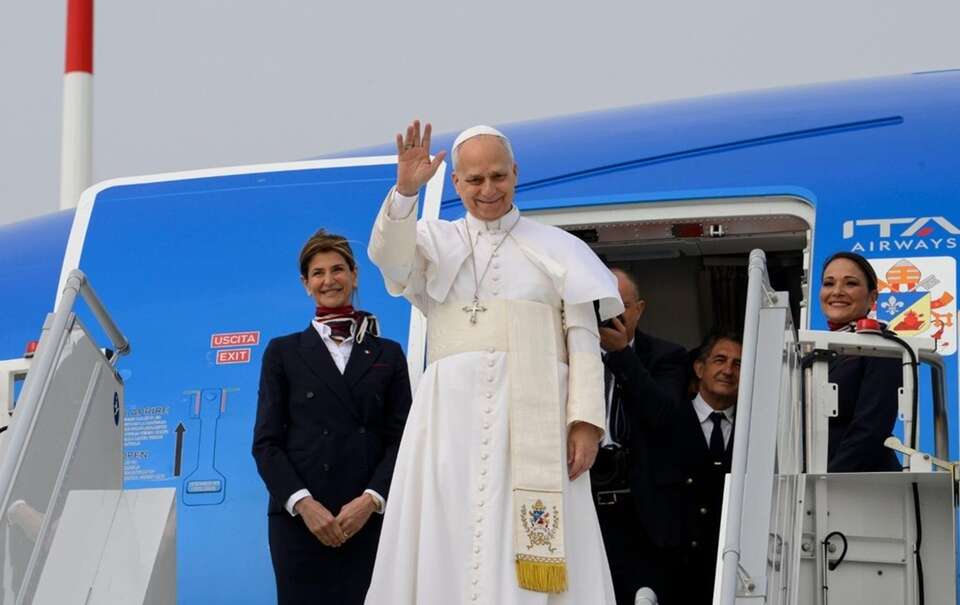 Ojciec Święty Leon XIV przed wylotem do Algieru / autor: VATICAN MEDIA
