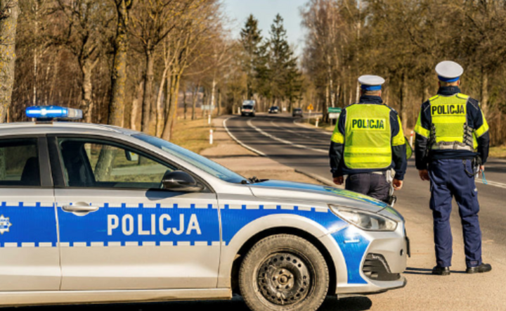 Kuznica Granica polsko-bialoruska Posterunek policji przy drodze prowadzacej do przejcia granicznego.  / autor: Fratria