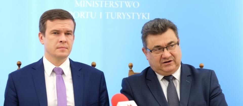 Minister sportu i turystyki i Witold Bańka i wiceminister Energii Grzegorz Tobiszowski / autor: PAP