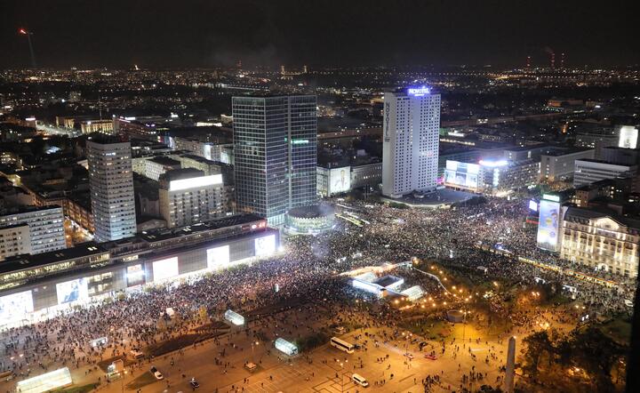 Warszawa, wielka demonstracja przeciwko wyrokowi TK / autor: fotoserwis PAP