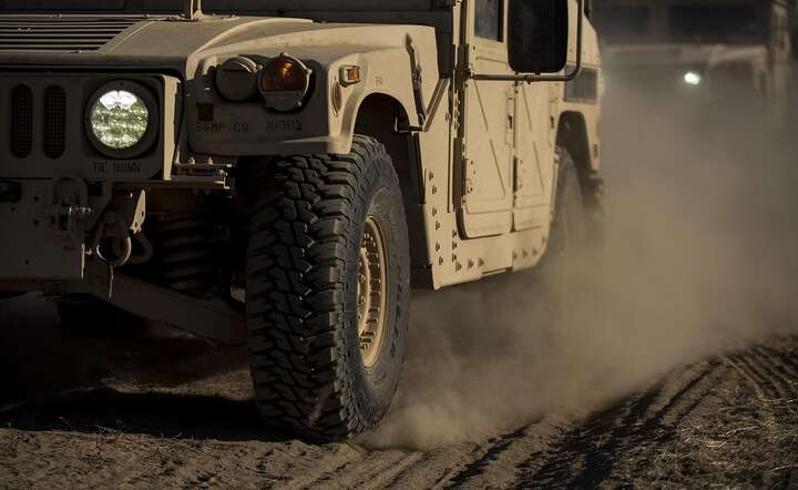 Pojazd patrolowy HMMWV (Humvee) używany przez siły polskie. ZDJĘCIE ILUSTRACYJNE / autor: Pixabay