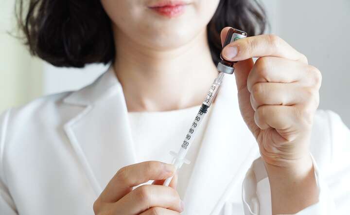 "Białe skrzepy u wszystkich zaszczepionych"