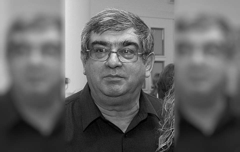 Na zdjęciu archiwalnym z 15.06.2003. Jerzy Derfel. Kompozytor piosenek, muzyki teatralnej i filmowej, zmarł 3 listopada 2025 roku. Miał 84 lata / autor: PAP/Andrzej Rybczyński (edycja graficzna wPolityce.pl)