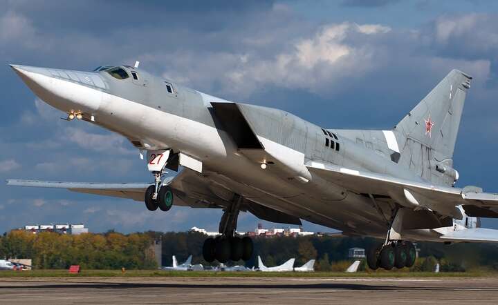 Rosyjski bombowiec strategiczny Tu-22M / autor: Wikipedia. Autorstwa Alex Beltyukov - http://russianplanes.net/EN/ID56447, CC BY-SA 3.0, https://commons.wikimedia.org/w/index.php?curid=17135636