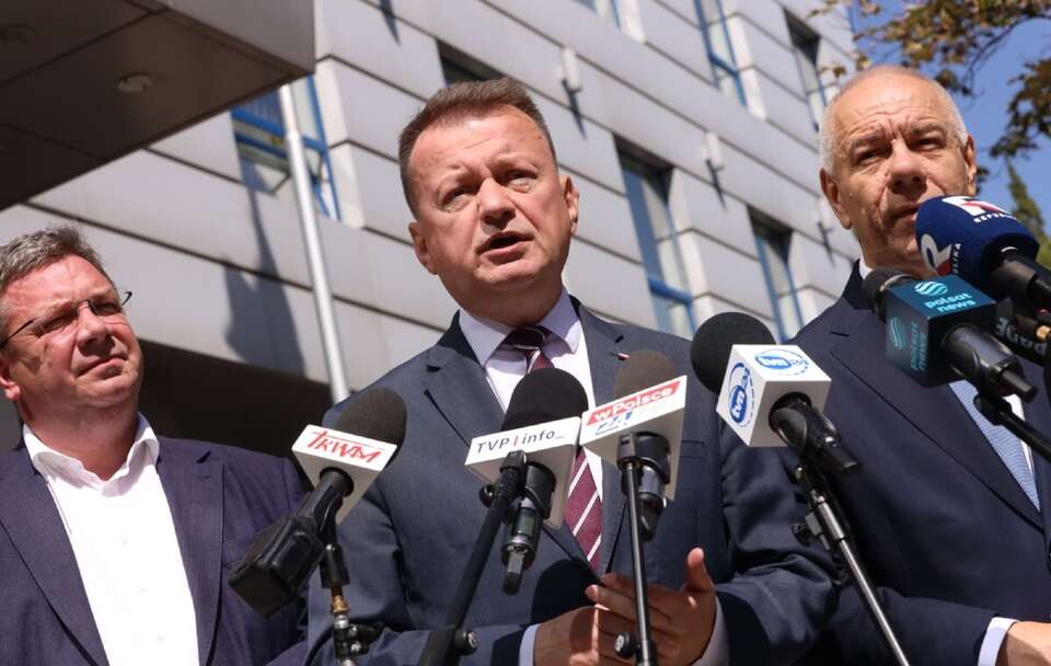 Michał Wójcik, Mariusz Błaszczak i Jacek Sasin / autor: X/@pisorgpl