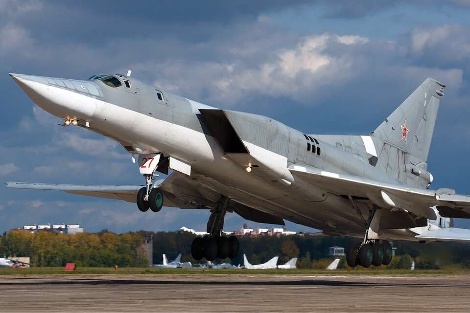 Russian Air Force Tupolev Tu-22M3 at Ryazan Dyagilevo / autor: Alex Beltyukov - http://russianplanes.net/EN/ID56447 / Wikimedia / CC BY-SA 3.0