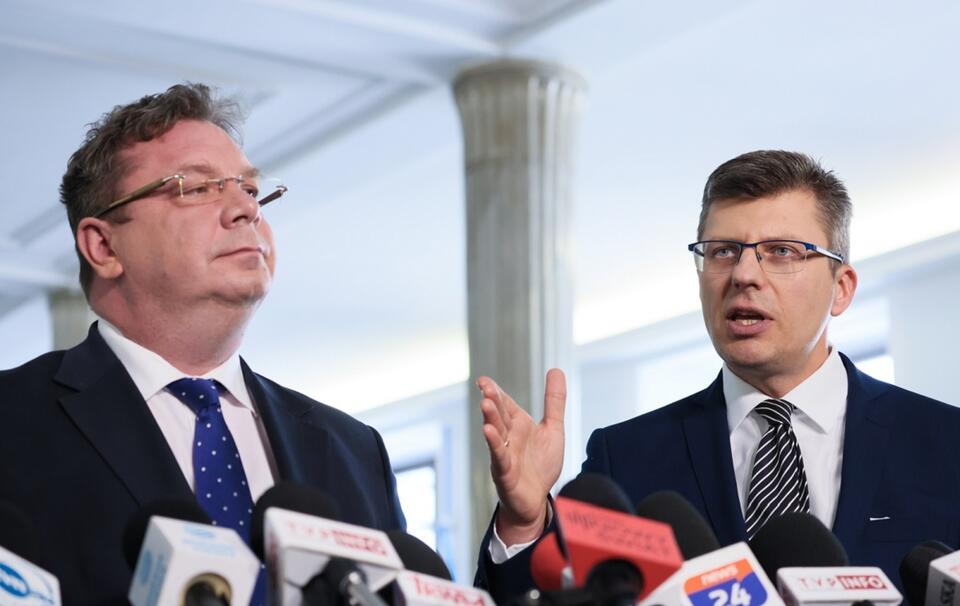 Ministrowie Michał Wójcik i Marcin Warchoł / autor: PAP/Leszek Szymański