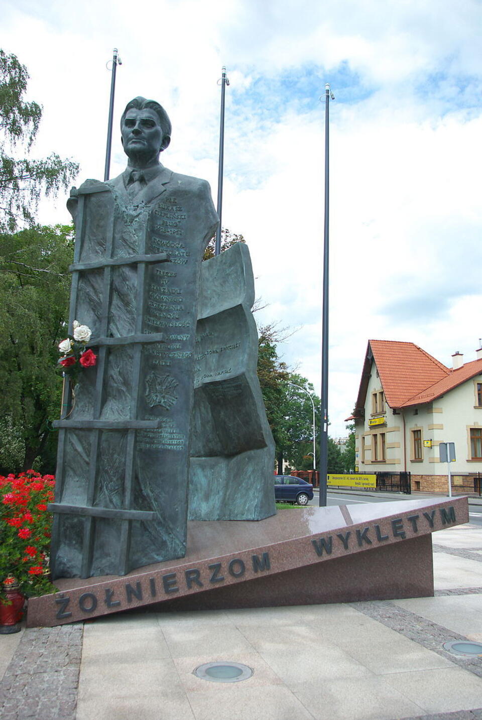 Monument Łukasza Cieplińskiego w strukturze Pomnika Żołnierzy Wyklętych w Rzeszowie / autor: wikipedia / CC BY-SA 3.0 / Lowdown 