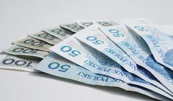 Złoty korzysta na pogorszeniu sentymentu wobec dolara