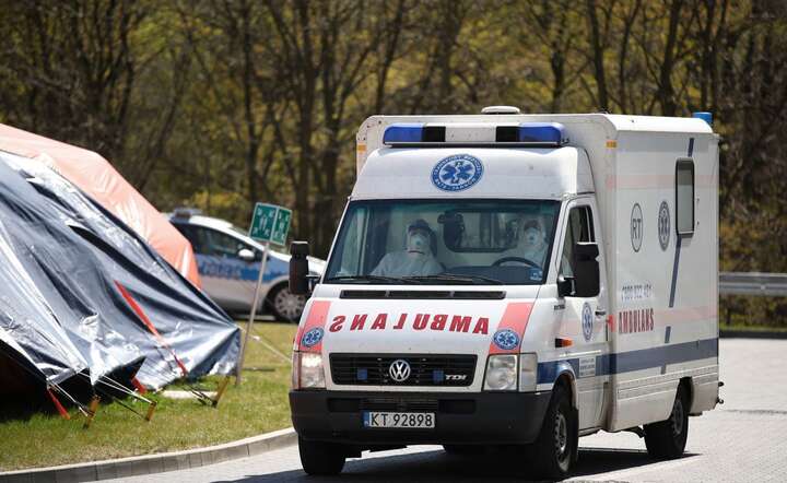 Ambulans / autor: PAP/Łukasz Gągulski