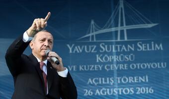 Prezydent Turcji Erdogan otworzył w Stambule wyjątkowy most nad Bosforem
