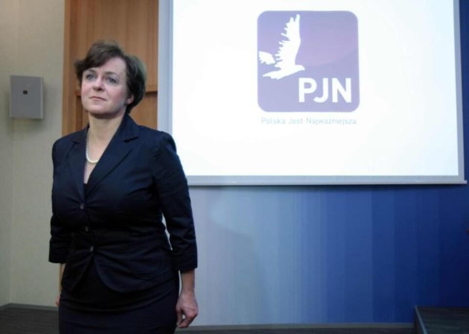 Prezes partii Polska Jest Najważniejsza Joanna Kluzik-Rostkowska podczas konferencji prasowej, na której zaprezentowano logo partii, 27 marca w Warszawie. Fot. PAP/Leszek Szymański 