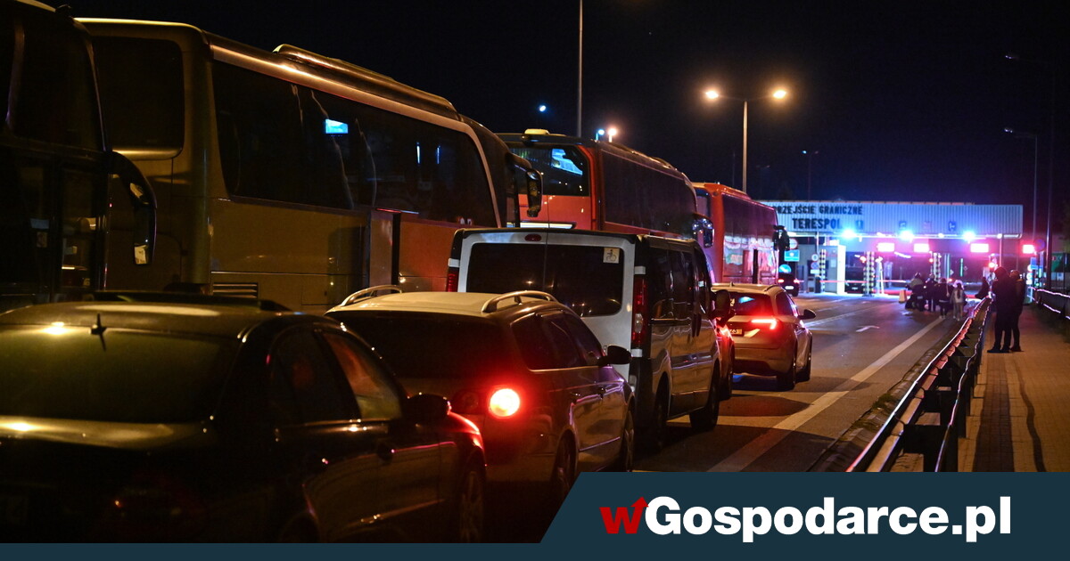 Granica znów otwarta! TIR-y w kilometrowych kolejkach