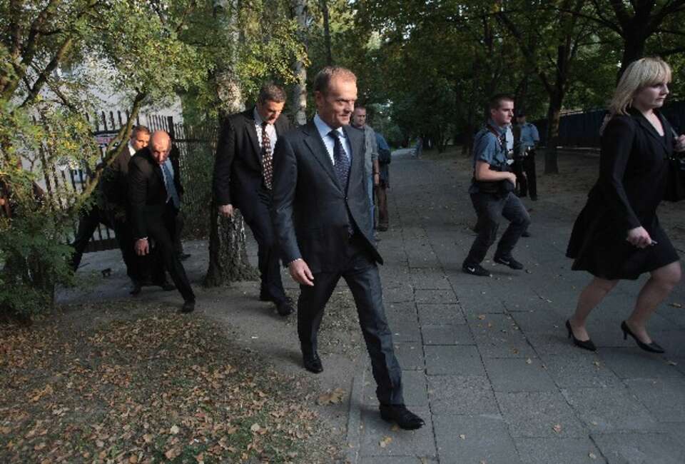 Premier Donald Tusk po spotkaniu z kibicami, PAP