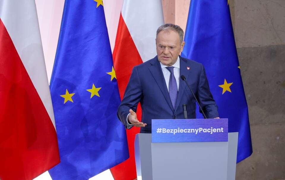 Tusk zaklina rzeczywistość? "NFZ nie jest bankrutem"