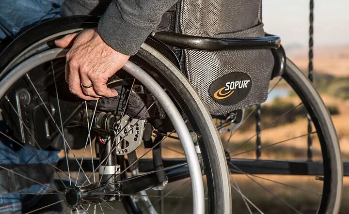 Osoby niepełnosprawne uzyskją nową pomoc  / autor: Pixabay