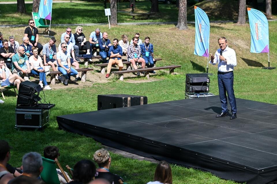 Donald Tusk podczas pierwszego wydarzenia z cyklu Meet Up: Nowa Generacja Platformy Obywatelskiej / autor: PAP/Darek Delmanowicz