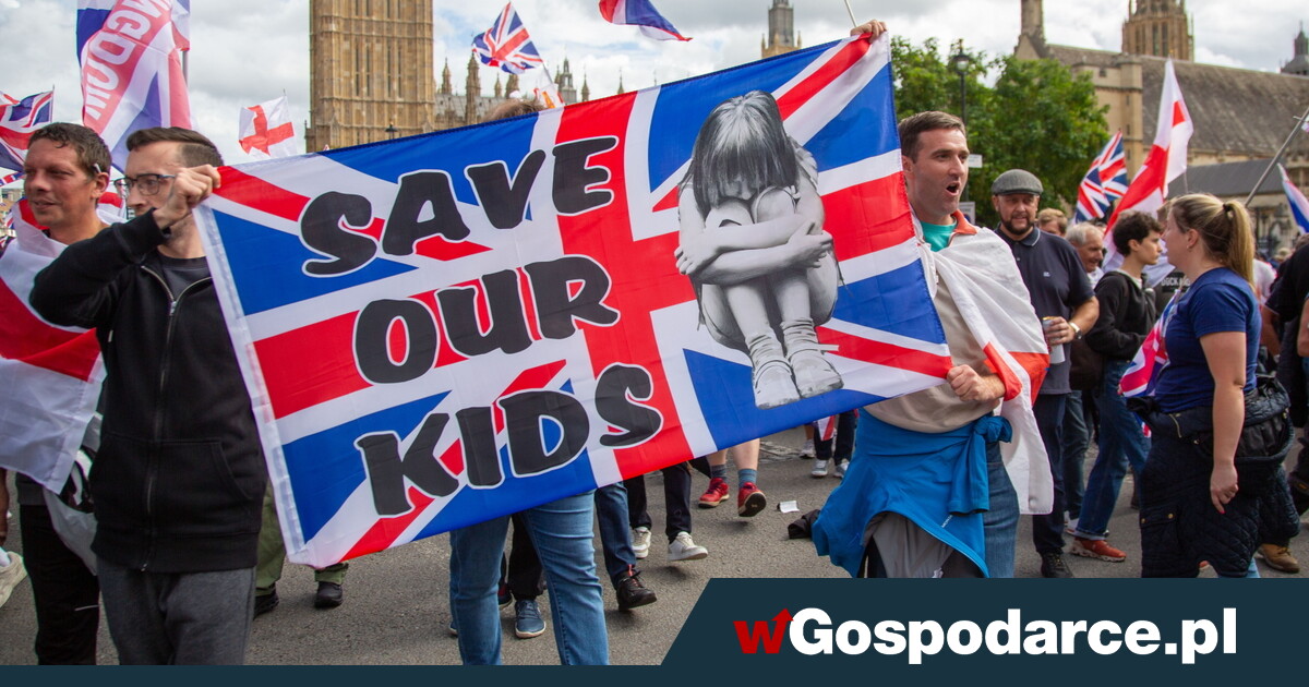 Просыпается ли Англия? "Хватит уже, спасите наших детей".