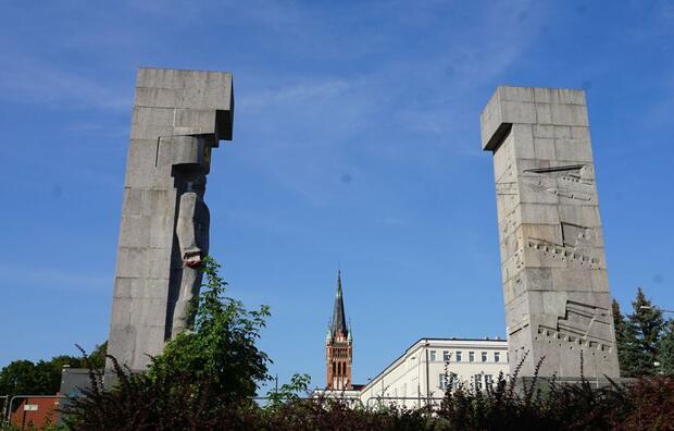 Pomnik ku czci sowietów dominuje nad Olsztynem / autor: wPolityce.pl