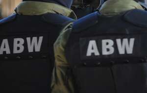 Funkcjonariusz Agencji Bezpieczeństwa Wewnętrznego (zdjęcie poglądowe) / autor: Fratria