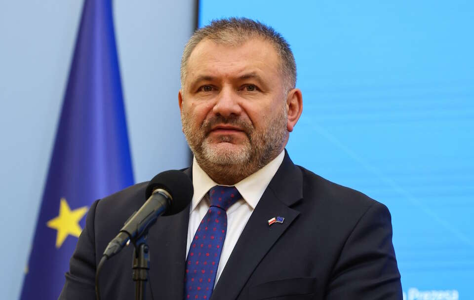 Waldemar Żurek grozi prezydentowi Karolowi Nawrockiemu Trybunałem Stanu  / autor: PAP/Albert Zawada