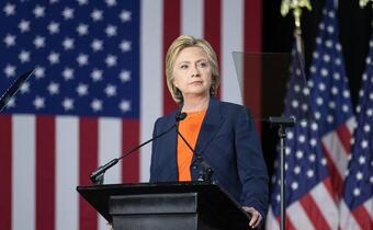 Hillary Clinton pod ostrzałem: Mówiła o biedzie i wykluczeniu mając na sobie marynarkę za 12 tys. dolarów
