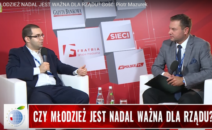 Piotr Mazurek, pełnomocnik rządu ds. polityki młodzieżowej i Max Wysocki / autor: Fratria