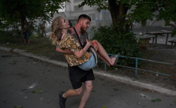 Ofiary rakietowego ataku na Pokrowsk (Ukraina) / autor: PAP/EPA/STANISLAV KRUPAR