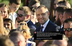 Prezydent RP Karol Nawrocki (C-P) podczas spotkania z mieszkańcami w miejscowości Bielany-Jarosławy oraz wpis Rafała Leśkiewicza (screen z X) / autor: PAP/Przemysław Piątkowski/X-Rafał Leśkiewicz (screen)
