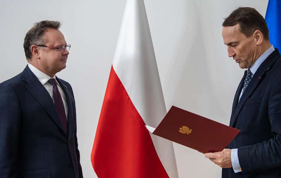 Andrzej Szejna i Radosław Sikorski / autor: wikimedia.commons: Gov.pl/https://creativecommons.org/licenses/by/3.0/pl/deed.en
