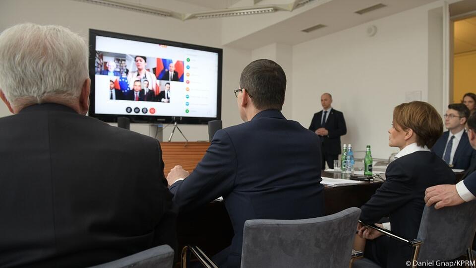 Spotkanie premiera Mateusza Morawieckiego z przedstawicielami klubów i kół parlamentarnych w formule wideokonferencji. / autor: Flickr: KPRM