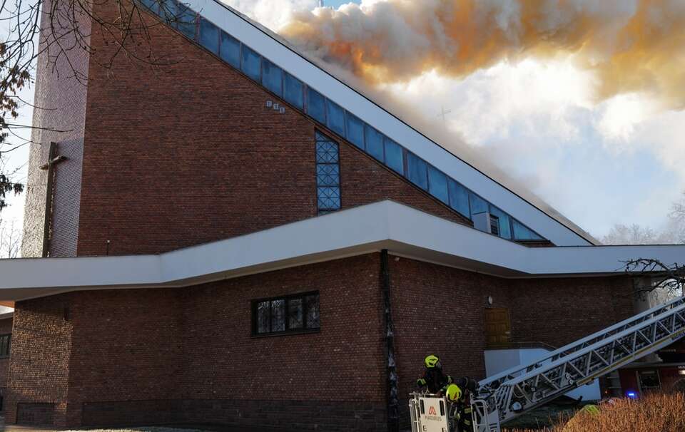  W kościele Parafii Najświętszego Serca Jezusowego w Lublinie przy ul. Kunickiego w Lublinie wybuchł pożar! / autor:  PAP/Karol Zienkiewicz