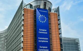 Komisja Europejska chce szybciej obniżyć emisję CO2
