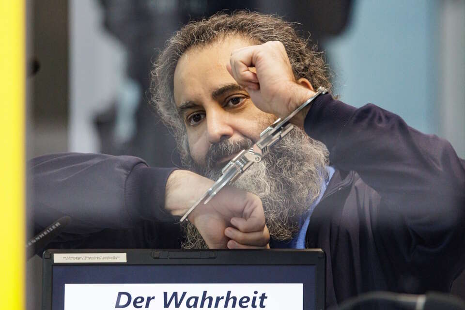 Zamachowiec z jarmarku bożonarodzeniowego w Magdeburgu Taleb Abdula Dżawad w sądzie / autor: PAP/EPA