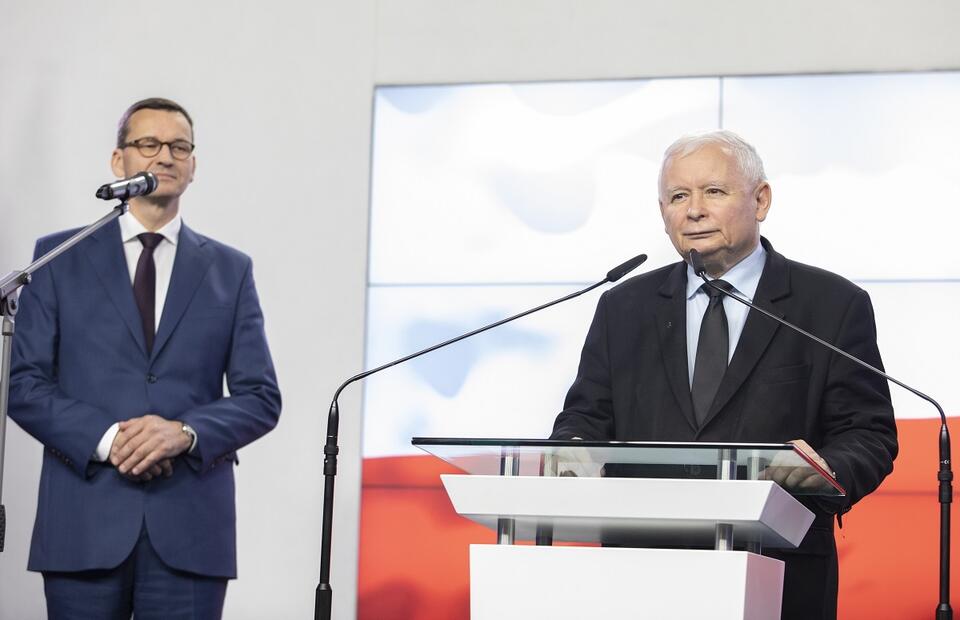 Mateusz Morawiecki i Jarosław Kaczyński / autor: Fratria