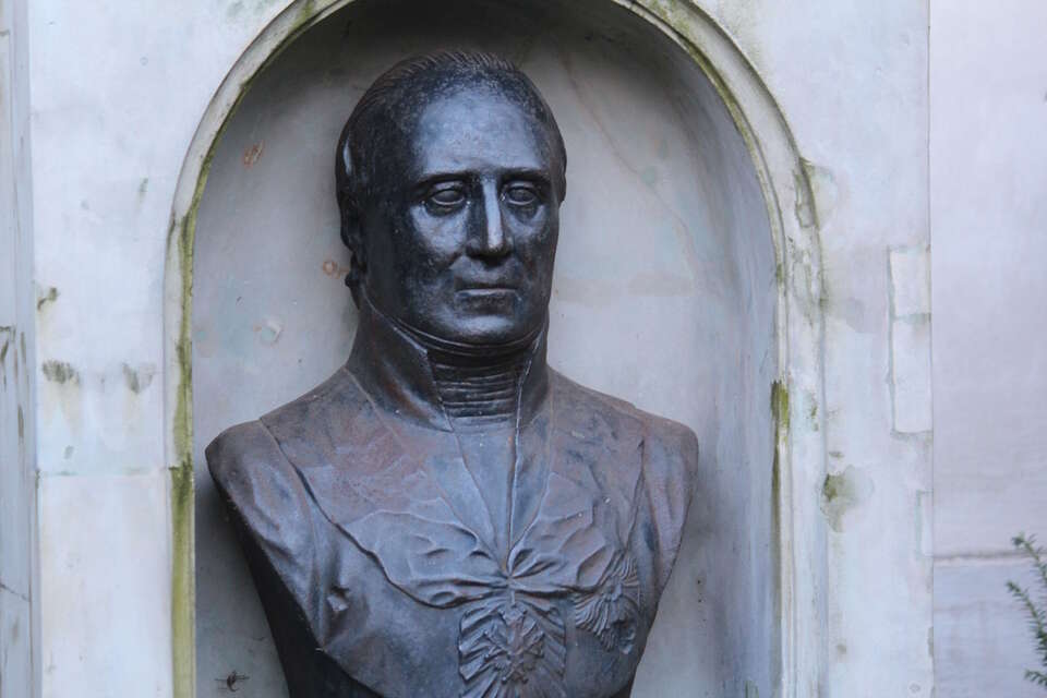 Na zdjęciu popiersie na grobie Stanisława Staszica / autor: Fratria