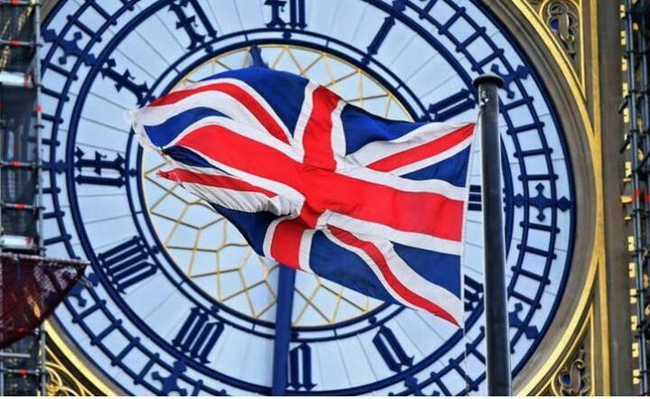 brytyjska flaga na tle Big Bena / autor: PAP