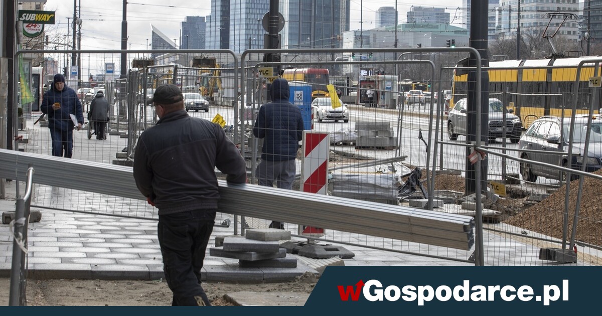 Rządzący mocni w PKB, lekceważą depresję na rynku pracy