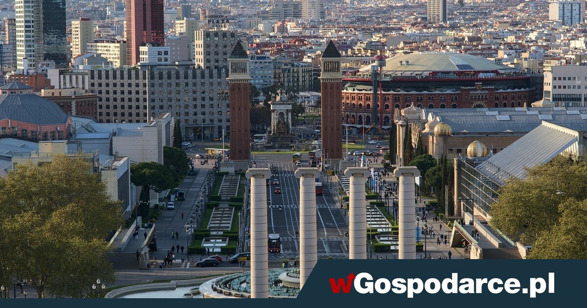 Barcelona ma dość i stawia tamę. Turystom!