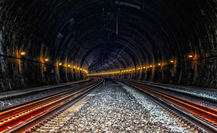 Najdłuższy tunel kolejowy w Polsce o długości 3,8 km połączy Kraków z Sądecczyzną. ZDJĘCIE ILUSTRACYJNE / autor: Pixabay