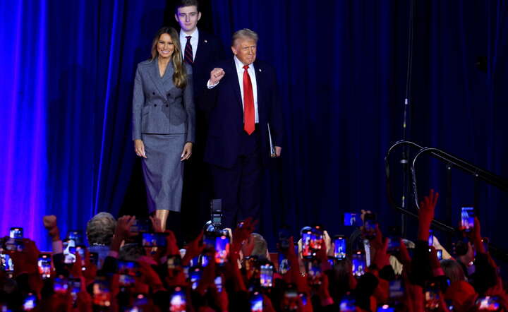 Prezydent Donald Trump na wiecu powyborczym w West Palm Beach, Florida, USA / autor: PAP/EPA/CRISTOBAL HERRERA-ULASHKEVICH