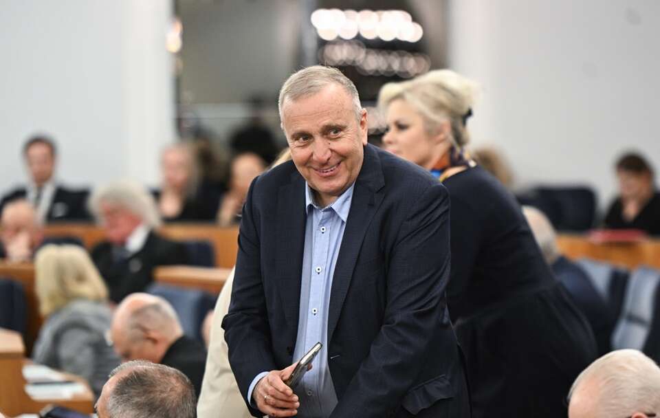 Senator KO Grzegorz Schetyna na sali obrad Senatu / autor: PAP/Radek Pietruszka