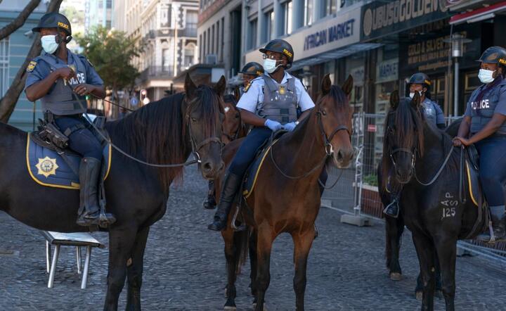 Afrykańska policja w Cape Town / autor: PAP/EPA/NIC BOTHMA