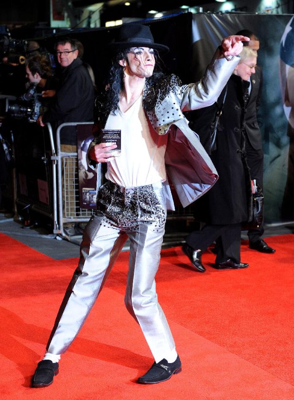 Prezentacja w czasie premiery dokumentalnego filmu 'Michael Jackson: Life of an Icon' w Londynie. 