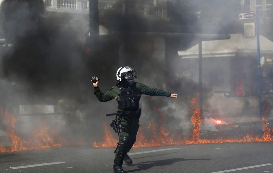 Zamieszki w Grecji / autor: PAP/EPA/YANNIS KOLESIDIS